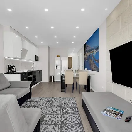 Cliffside Breeze Makarska