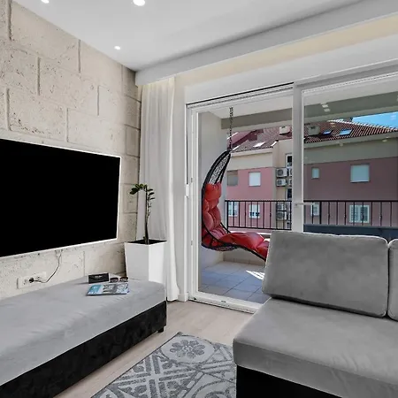 Cliffside Breeze Makarska